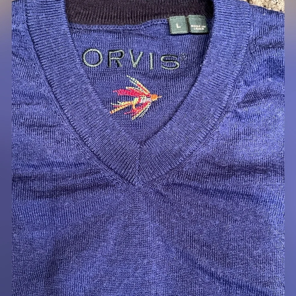 💙ORVIS 100% Merino Wool sweater in beautiful shade of royal blue. Cool details!